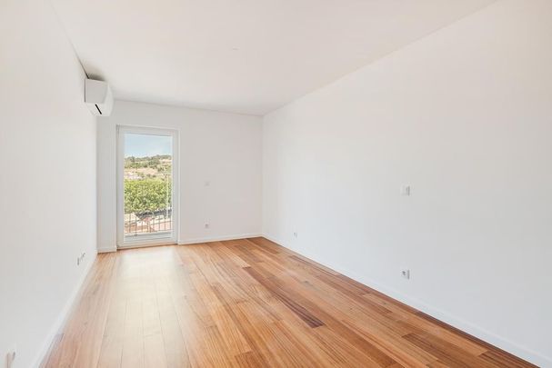 2 room luxury Flat for rent in Lisbon - Photo 1