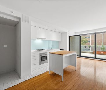 Amazing Apartment in the Hub of Hawthorn - Photo 6