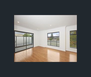 1/12 Alwyn Street, Bayswater, Vic 3153 - Photo 2