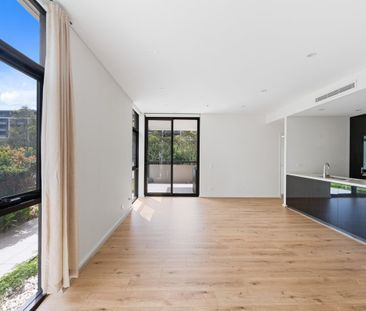 Timber Flooring I Parkside Home I Walk to Shops & Station - Photo 1