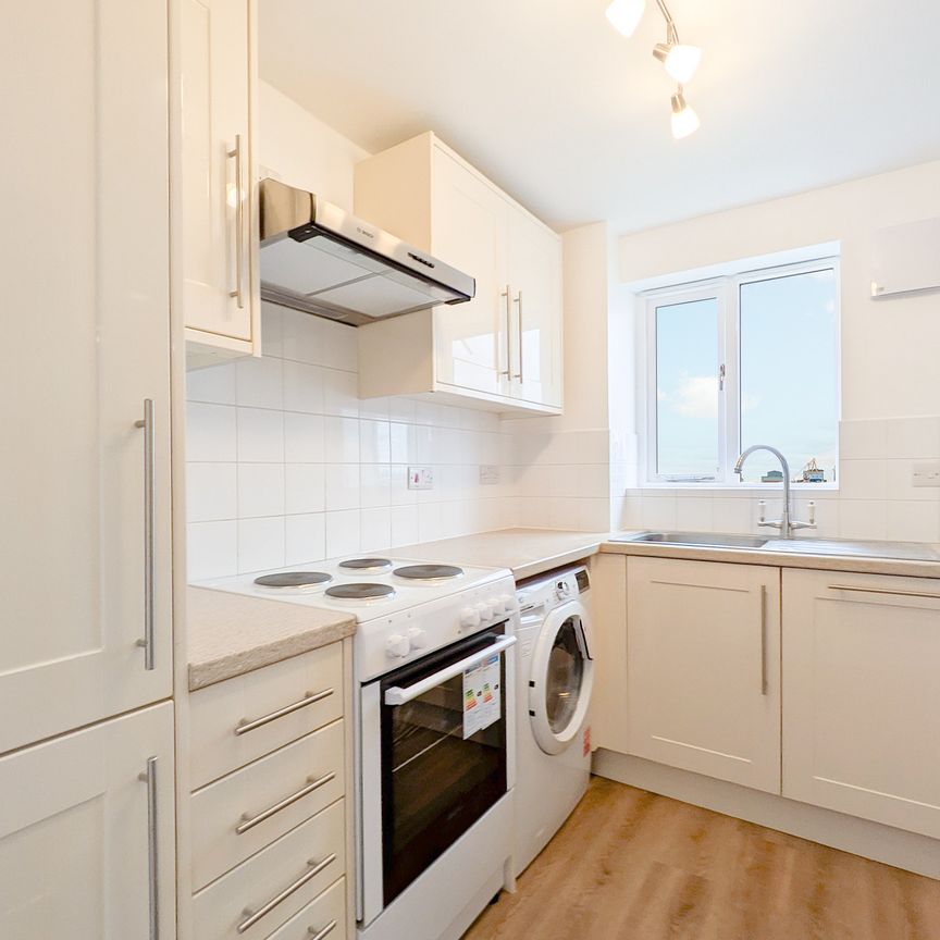 Bywater House, London, SE18 - Photo 1