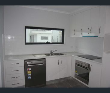 9/2 Makybe Diva Dr, Ooralea, Qld 4740 - Photo 5