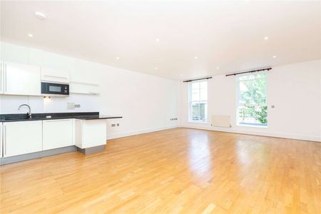 A larger than average two bedroom apartment set within a secure gated development in the heart of Islington just off Essex Road. - Photo 4