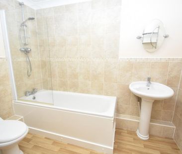 2 bedroom flat to rent - Photo 3