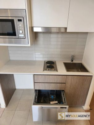 “Boutique Studio apartment for lease with boutique views” - Photo 1