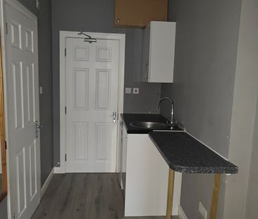 Studio Flat, Penderry Rise, SE6 - Photo 4