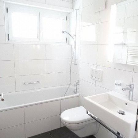 Moderne 5.5-ZW à 108 m² im 2. OG mit grossem Balkon - Foto 1