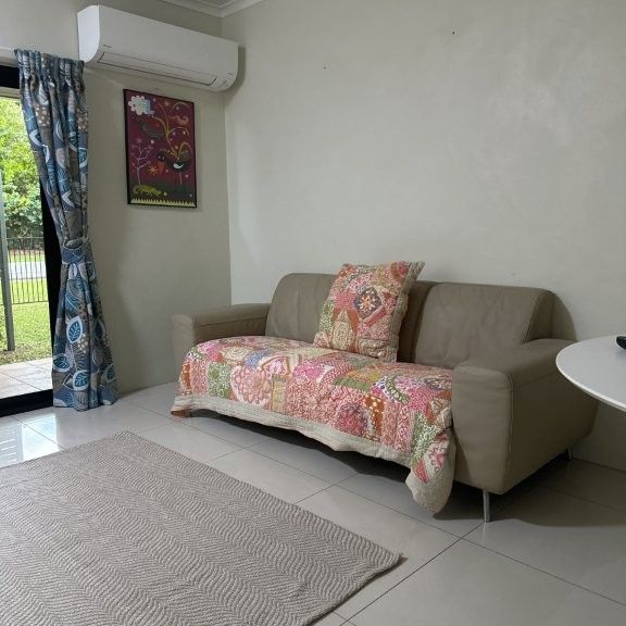 2 Bedroom 1 Bathroom : Furnished Unit : Close to Beach - Photo 1