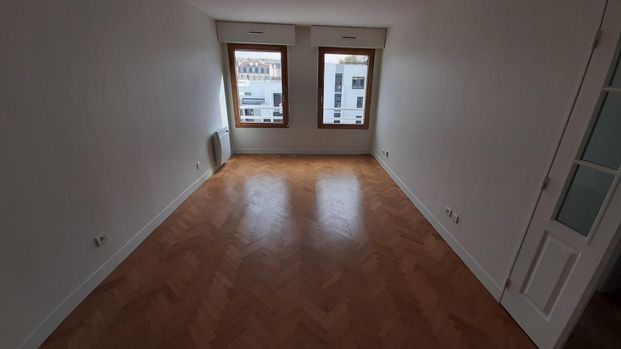 location Appartement T2 DE 46.95m² À PARIS - Photo 1