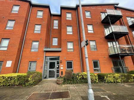 2 bedroom flat to rent - Photo 2