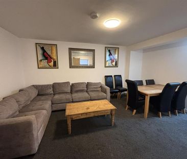 6 bedroom house to rent - Photo 2