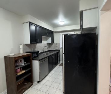 For Lease - 8 Dutch Crescent, Brampton, Ontario - Photo 3