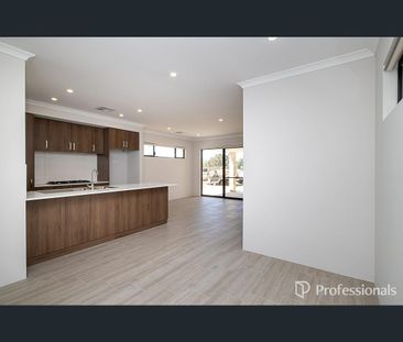 95 Vaughan Crescent, Forrestdale, WA 6112 - Photo 6