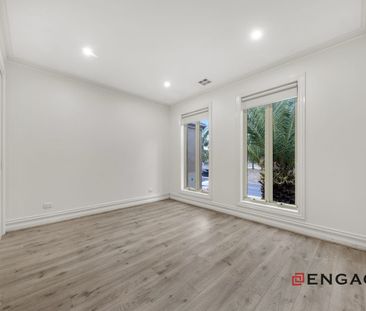 A family home near all the amenities! - Photo 2