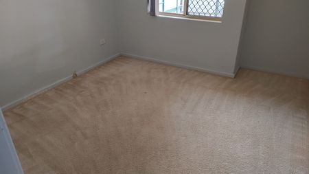 3 Bedroom, 1 Bathroom Stand Alone House - Photo 2