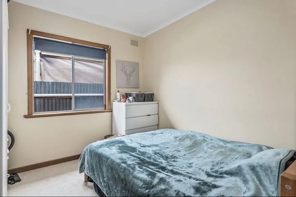 4-bedroom shared house / townhouse, Swinburne Ave - Photo 1