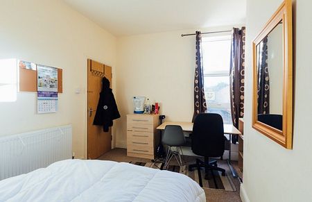 3 Bed Property on Leopold Street - Photo 3