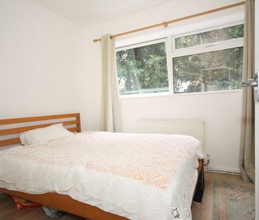 Woodlands Court, Woking - Photo 5