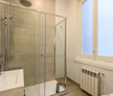 Room in a shared 10-bedroom apartment for rent in Palacio. - Photo 6