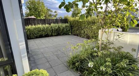 Beautiful Family Home - Photo 5