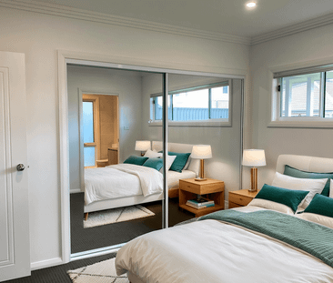 LARGE MODERN 4 BEDROOM HOME - Photo 3