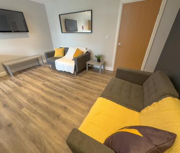 4 bedroom flat to rent - Photo 5