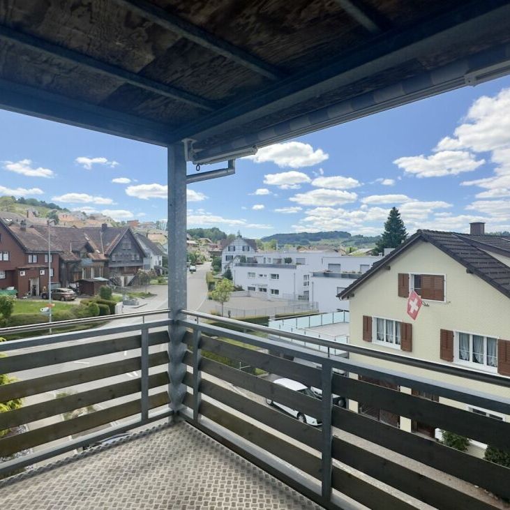 Sonnige 3.5-Zimmer-Wohnung mit moderner Ausstattung und Balkon - Photo 1