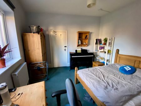 6 Bed Terraced House, Tennyson Road, SO17 - Photo 4