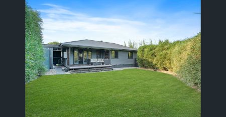 Bayside Family Living - Photo 3