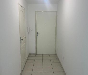 Location Appartement 1 pièce 26m² STE CLOTILDE 97490 - Photo 4