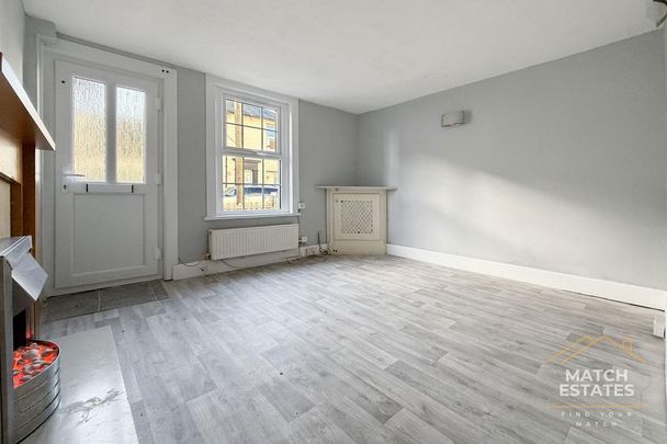 2 bedroom cottage to rent - Photo 1