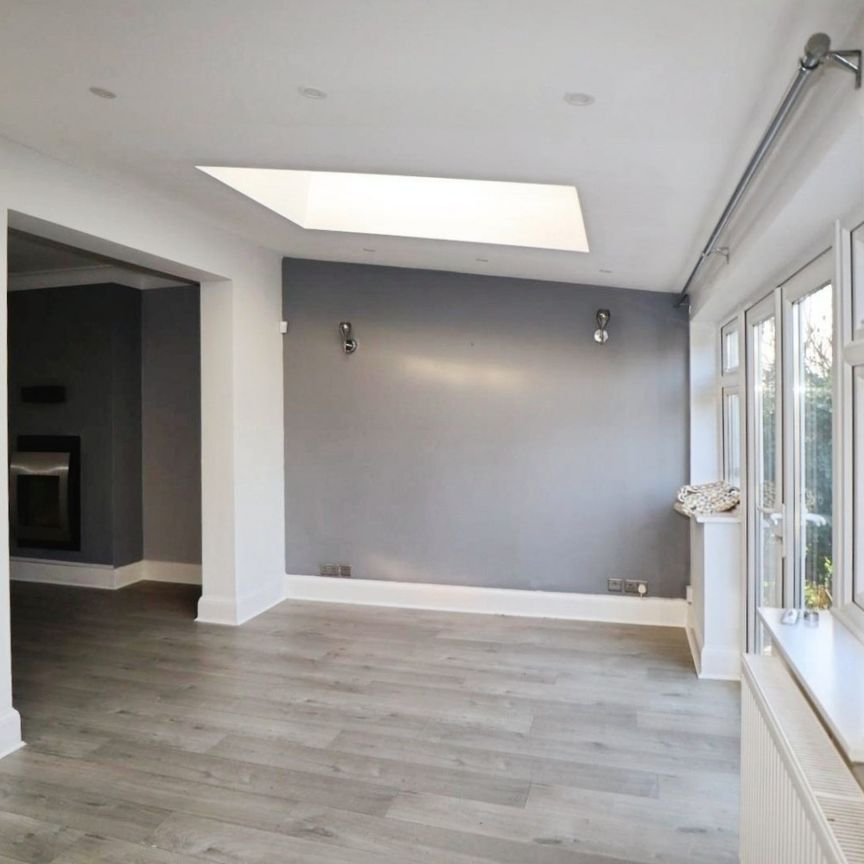 3 bedroom House To Let Total Size: 1217 SQ FT - Photo 1