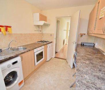 3 bedroom end of terrace house to rent - Photo 6