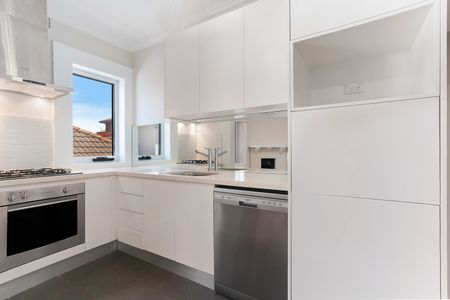 5/30 Oakley Road, North Bondi NSW 2026 - Apartment For Rent | Domain - Photo 3