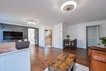 3 bedroom semi-detached house to rent - Photo 3