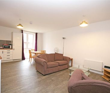 2 bedroom flat to rent - Photo 3