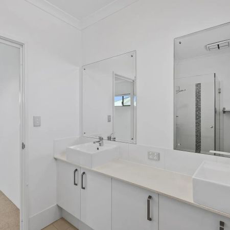 Stylish Apartment Offering Easy Access to the CBD, Airport & Key Amenities - Photo 5