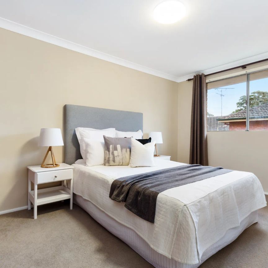 Well-Maintained and Ultra-Convenient Two Bedroom Unit Close to Everything - Photo 1