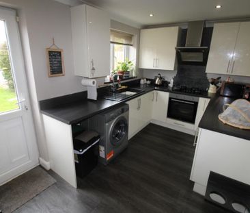 2 bedroom semi-detached house to rent - Photo 6