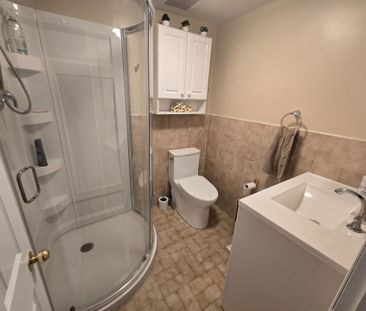 For Lease - 1224 Cramer Street, Mississauga, Ontario - Photo 2