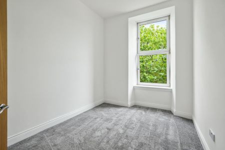 4 bedroom apartment to rent - Photo 3