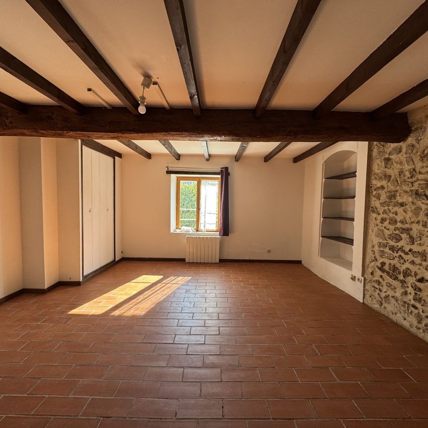 Location Appartement 1 pièce 31m² TOURVES 83170 - Photo 1