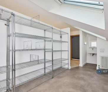 2 bedroom semi-detached house to rent - Photo 5