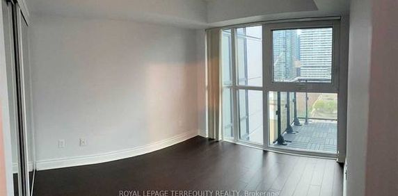 Yonge/Sheppard Luxury 1Bdrm Flr To Ceiling Windows Modern Kitchen - Photo 2