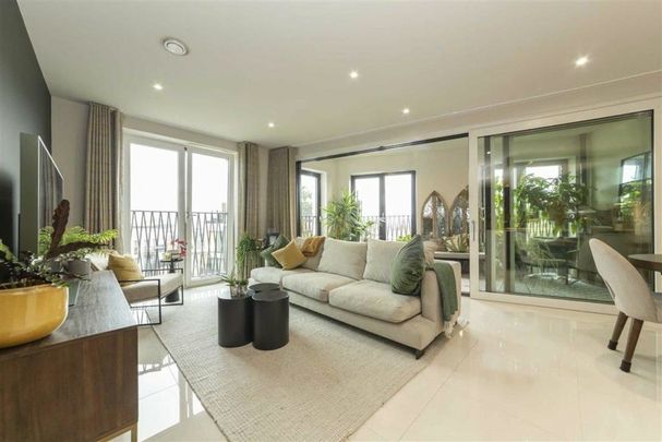 St. Georges Circus, Southwark, SE1 - Photo 1