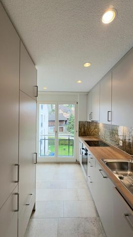 Sonnige 3.5-Zimmer-Wohnung mit moderner Ausstattung und Balkon - Photo 4