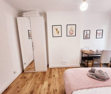 Room in a Shared House, Ardfillan Road, SE6 - Photo 4