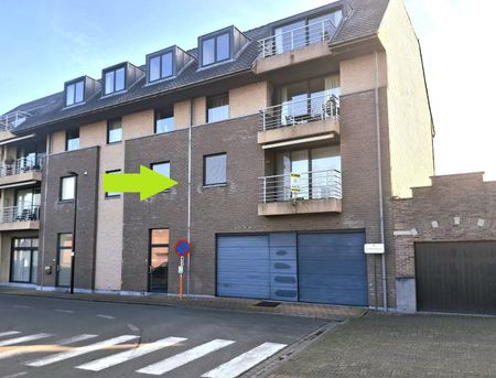 RUIM APPARTEMENT MET 2 SLPKS EN GARAGE IN HARTJE OOSTROZEBEKE - Photo 4