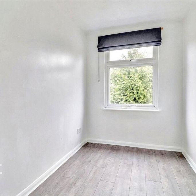 6 bedroom semi-detached house to rent - Photo 1