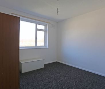 Price £2,200 pcm - Available Now - Part Furnished - Photo 2
